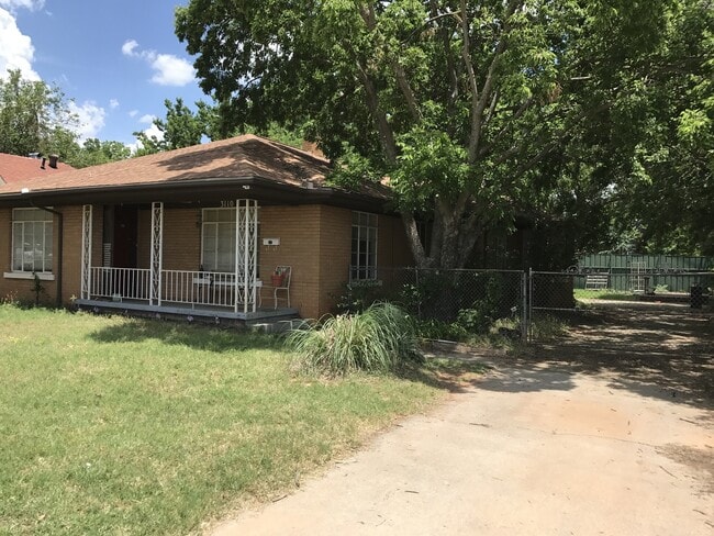 Photo - 3 bed home in historic area for rent near the Paseo district, on Hudson between NW 23rd and NW 36th.