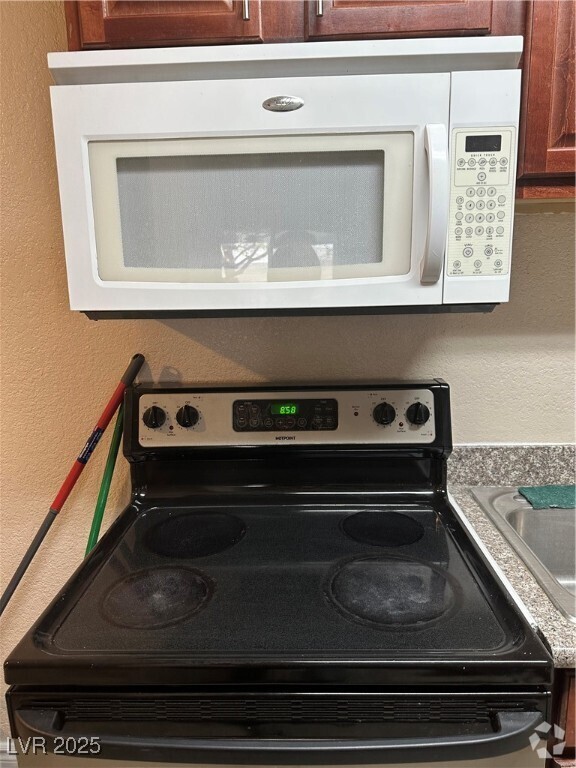 Building Photo - 2606 S Durango Dr Unit 170 Rental