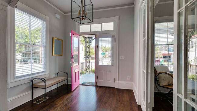 Photo - 101 E 40th St