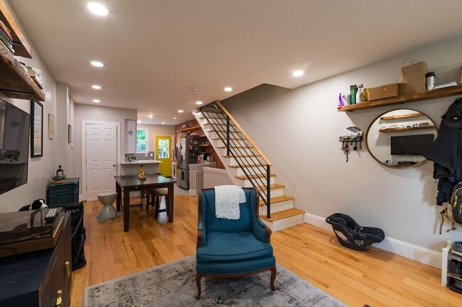 Photo - Two Bed East Kensington Townhouse