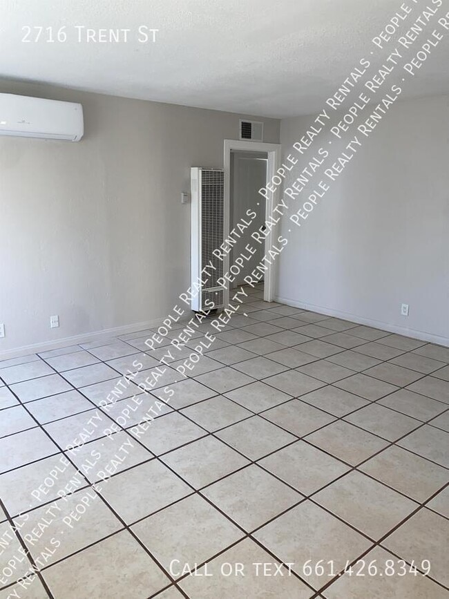 Photo - 2716 Trent St