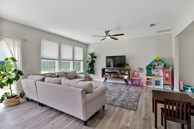 Photo - 95 Minning Loop