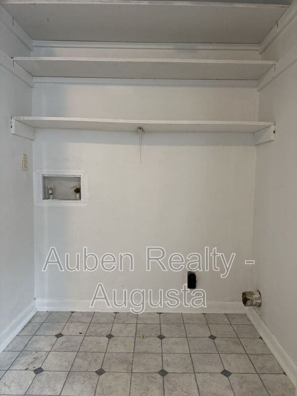 Photo - 2516 Kensington Dr E