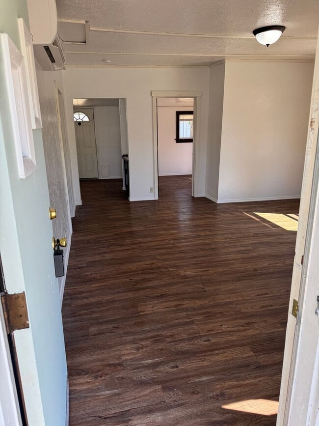 Photo - 1606 Ash Ave
