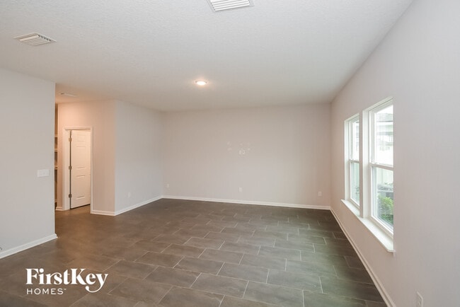 Photo - 529 Chandler Dr
