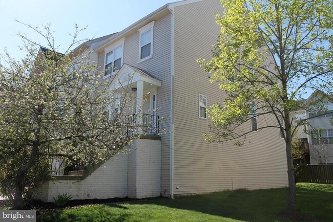 Building Photo - 47369 Darkhollow Falls Terrace Rental