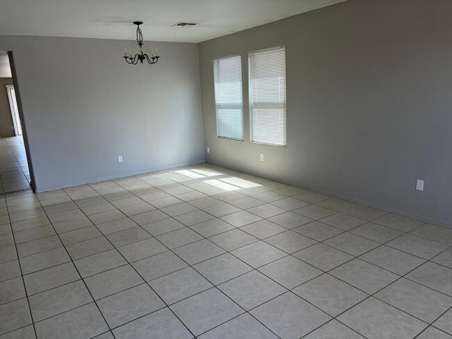 Photo - 847 E Desert Rose Trail
