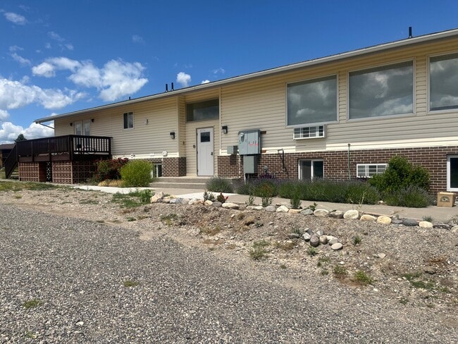Building Photo - 1201 W Montana St Unit 9