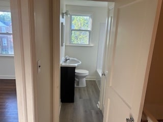 Photo - 1122 Coyne Pl