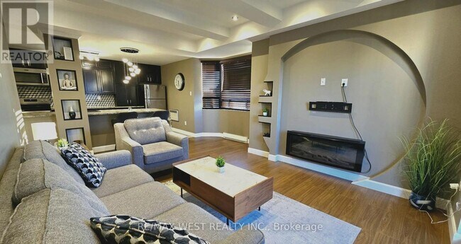 Photo - 75 Huxley St Unit 705