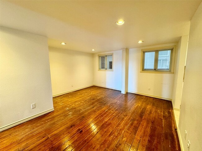 Photo - 2309 The Strand Unit 2A