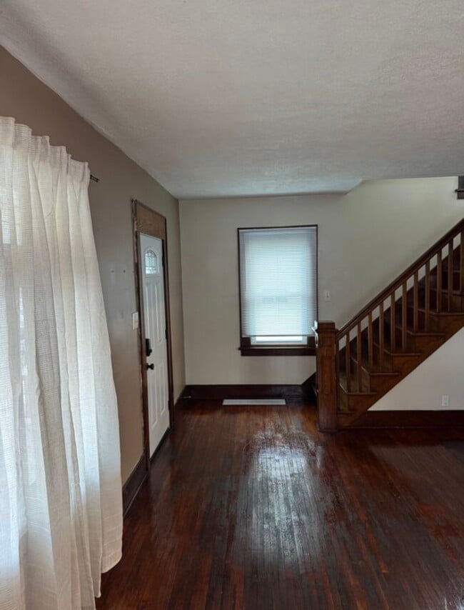 1666 Burt Ave