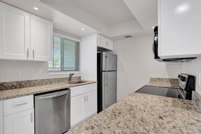 Photo - 115 SW 1st Ave Unit 1