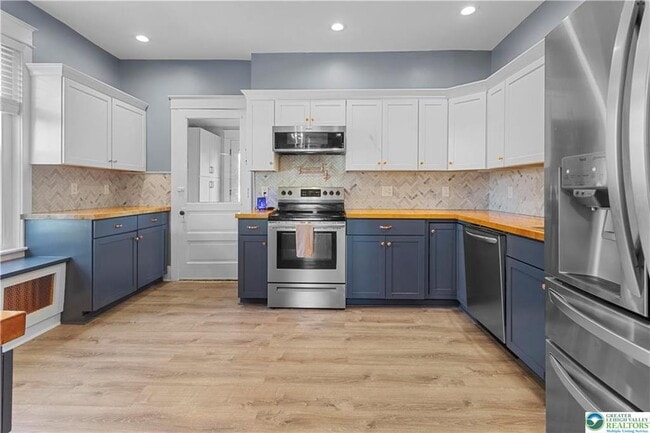 Photo - 413 Woodlawn Ave