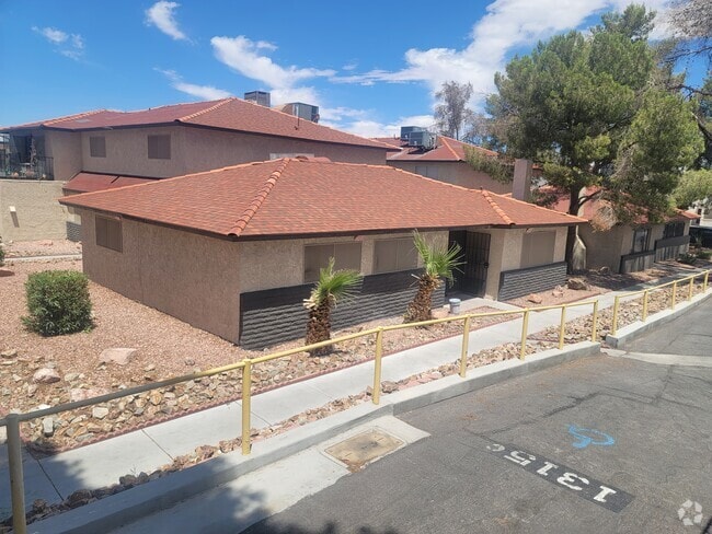 Building Photo - 5282 S Maryland Pkwy Unit A Rental