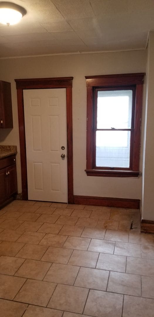 Photo - Spacious 4 BR/2 Bath single Family Home in West Blvd area