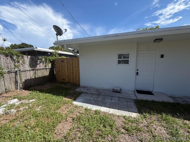 Photo - 160 SE 15th Ave