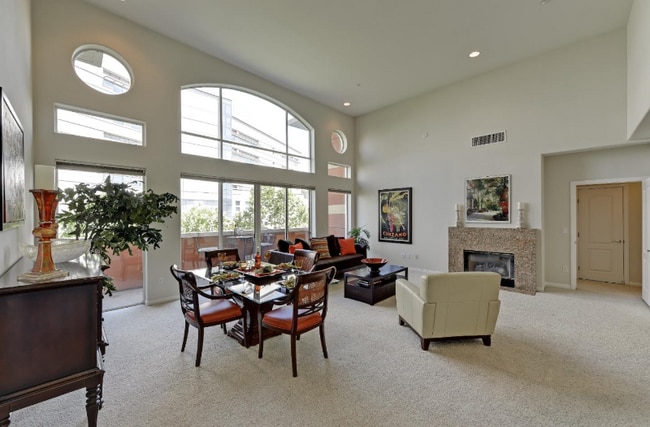 Photo - 130 E San Fernando St Unidad PH24