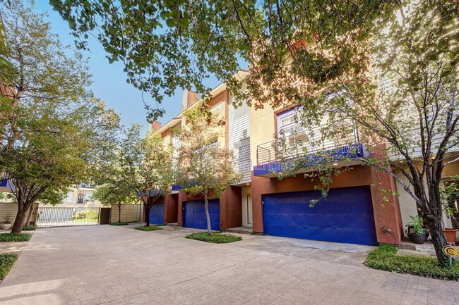 Building Photo - 1501 California St Unit C