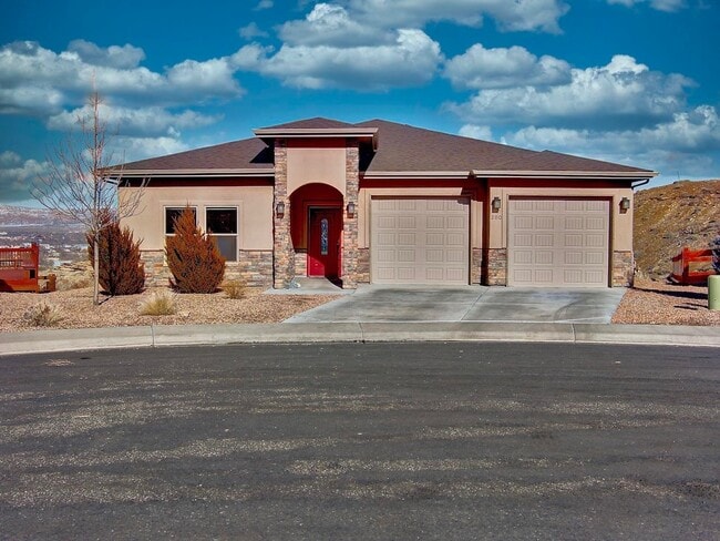 200 Secret Canyon Ct