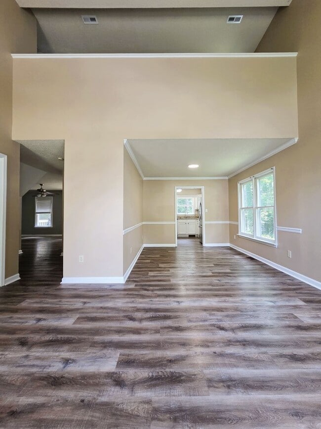 Photo - Well maintained 2 story home in Providence Creek Subdivision