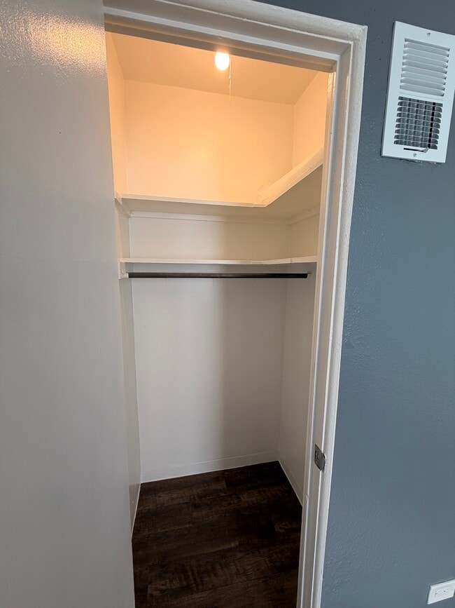 Photo - 2811 S Lincoln-2817 Unit 2817
