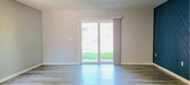 Photo - 188 Berkshire Ln