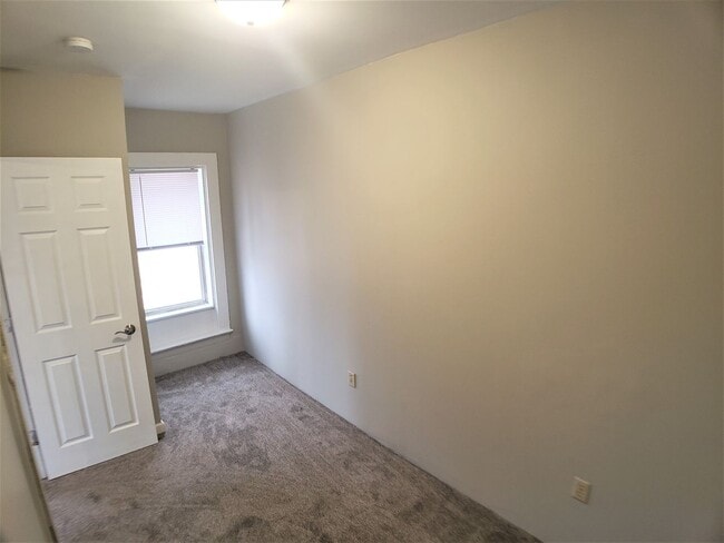 Photo - 1 Bedroom 1 Bath in a 4-plex Unit RHS 603-#4