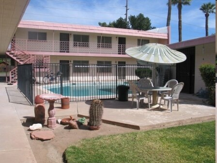 Pool - Fleetwood Apartments