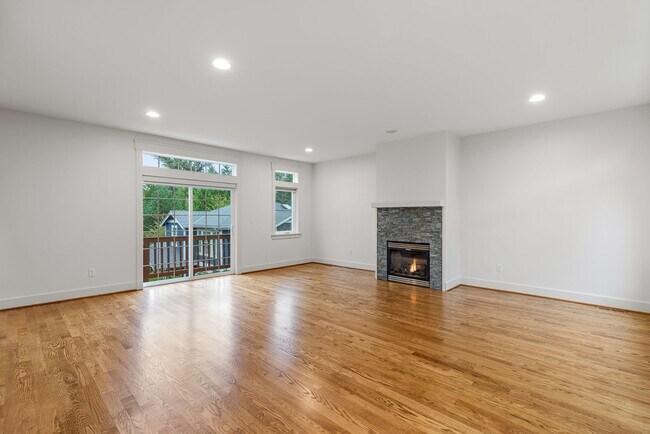 Photo - 11416 99th Pl NE