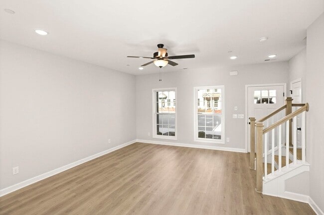 Photo - 514 Tappan Private Ln