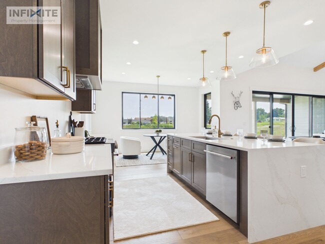 Photo - Modern Country Living in the Heart of Churchill