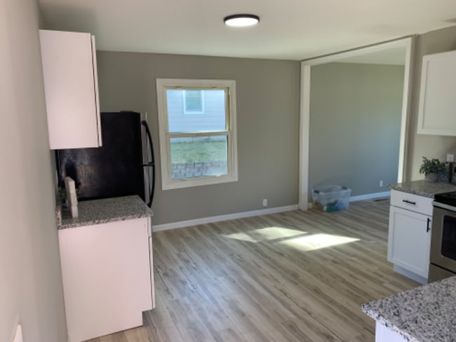 Photo - 7653 S 41st St