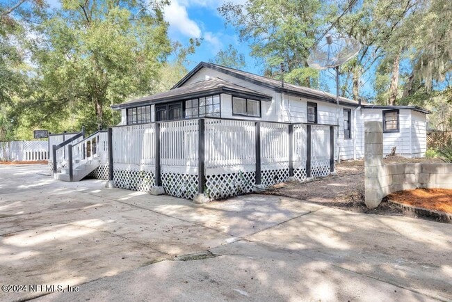 Photo - 5905 Diamond St