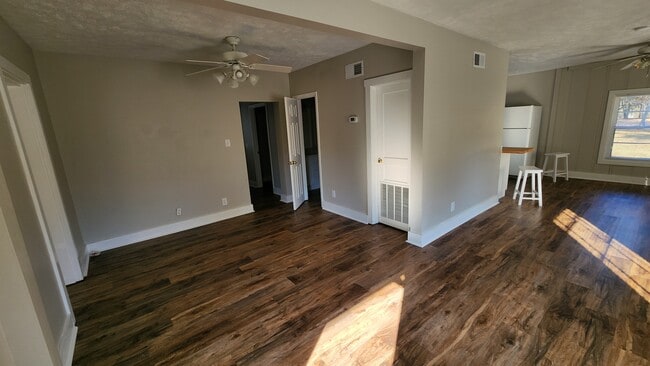 Photo - 5930 S New Hope Rd