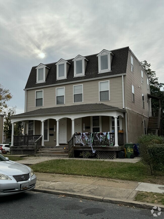 Building Photo - 338 S Augusta Ave Unit B Rental