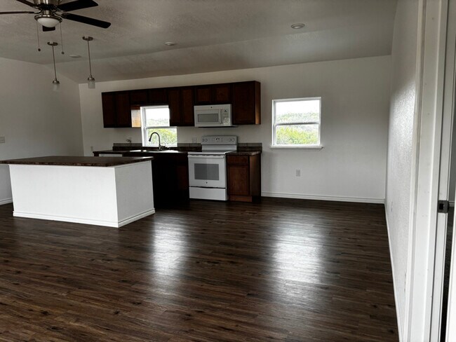 Photo - 240 Country Club Rd