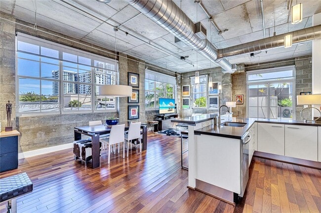 Photo - 410 NW 1st Ave Unit 206