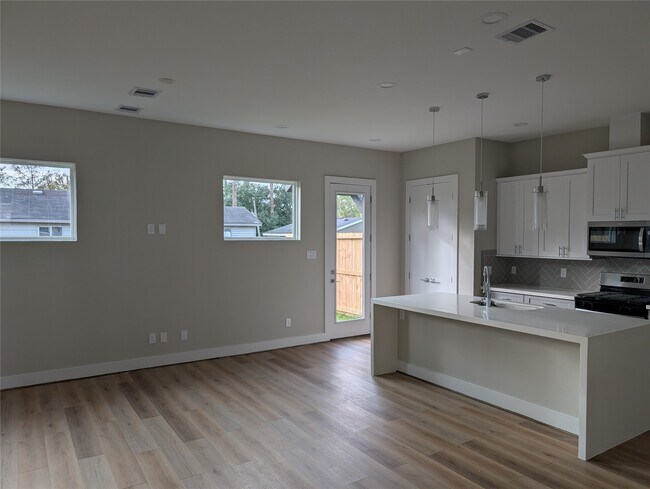 Photo - 8117 Esther Acres Ln