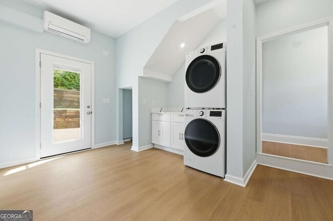 Photo - 850 Ormewood Ave SE