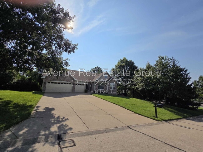 956 Briar Green Ct