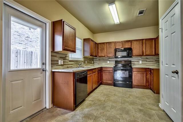 Photo - 704 E College St