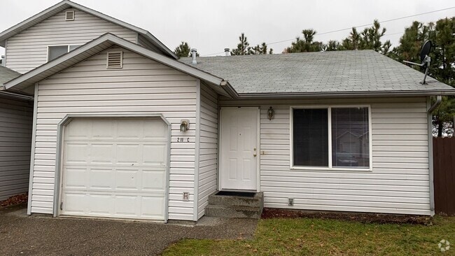 Building Photo - 211 N Lava Unit #C Rental