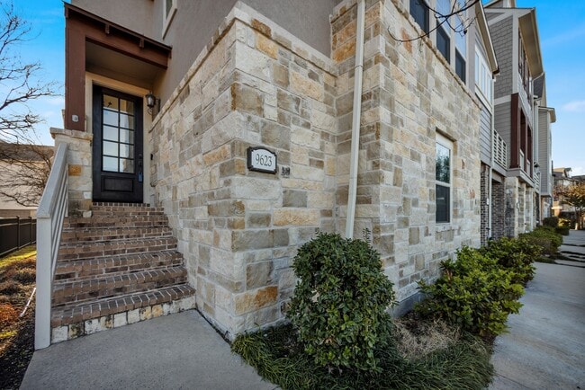 Photo - 9623 Towne Lake Pkwy