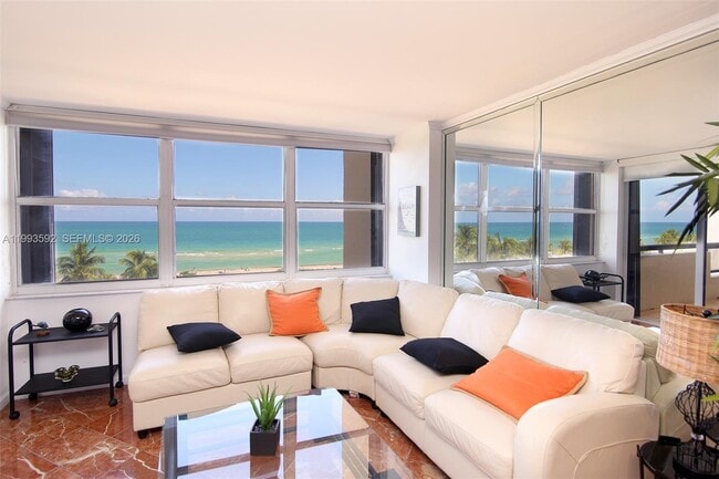 Photo - 2555 Collins Ave Unidad 703