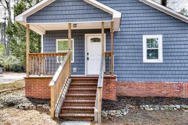 Photo - 2 Bed/1 Bath just minutes from Augusta University and Surrey Center, featuring granite countertop...