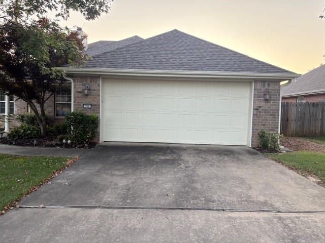 Photo - 706 Windsor Ln