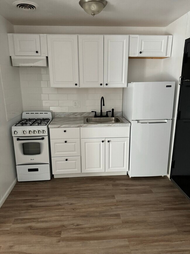 Photo - 100 Union Ave Apartment Unit B