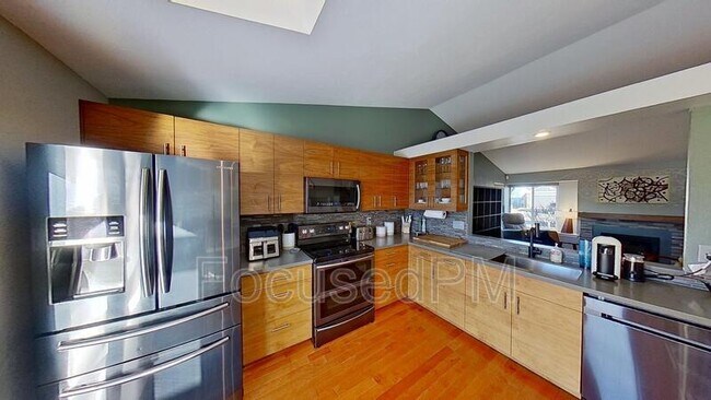 Photo - 11409 Jay St