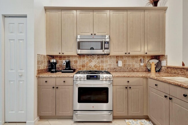 Photo - 10732 Grande Blvd